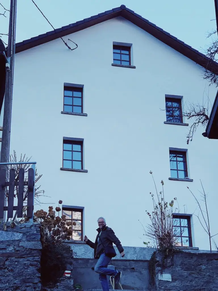 Leontica stone house